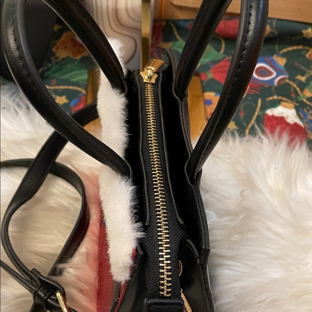 💜Mad Love Festive Red Glitter Handbag with Faux Fur Trim - Picture 8 of 10